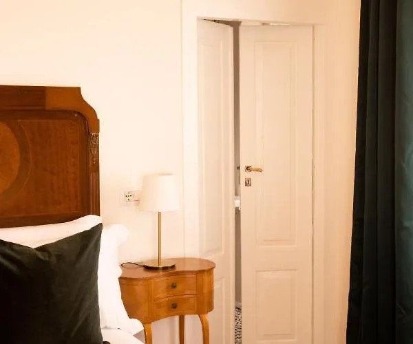 Panorama Bed & Breakfast 3*